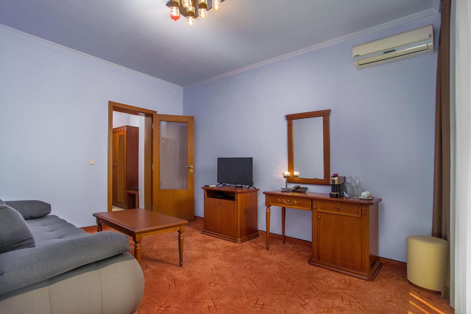 Парк-Хотел Клементина Trud Exterior foto